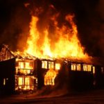 Viktor räddade kvinna ur brinnande hus